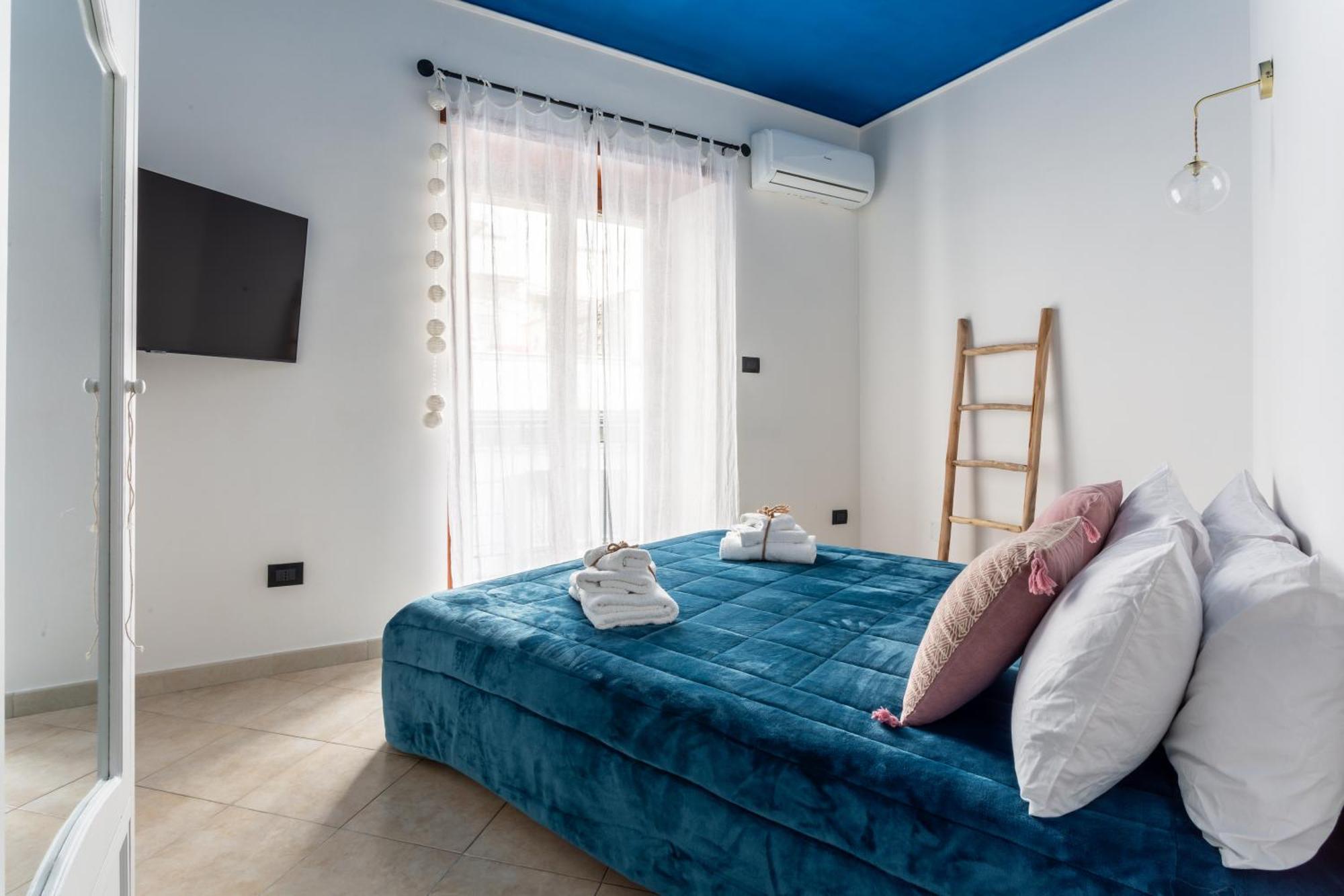 A Casa Di Parthenope Apartment Napoli Bagian luar foto